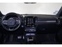 Volvo XC40 B4 R-Design - IntelliSafe Assist & Surround - Adaptieve LED koplampen - Harman/Kardon audio - Parkeercamera achter - Parkeersensoren voor & achter - Elektr. bedienb. voorstoelen met geheugen links - Draadloze tel. lader - Extra getint glas - Inklapbare trekhaak - 19' LMV
