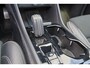 Volvo XC40 B4 R-Design - IntelliSafe Assist & Surround - Adaptieve LED koplampen - Harman/Kardon audio - Parkeercamera achter - Parkeersensoren voor & achter - Elektr. bedienb. voorstoelen met geheugen links - Draadloze tel. lader - Extra getint glas - Inklapbare trekhaak - 19' LMV