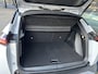 Peugeot 2008 1.2 Hybrid 145 PK Allure | Automaat Hybride | BOUWJAAR 2026 DEMO MET €6.000 VOORDEEL | 360 Graden Camera | Dode Hoek Detectie | Parkeersensoren V+A | Hoge Zitpositie | Climate Control | Stoelverwarming | Navigatie via Telefoon | Dakrails | Cruise Control | Apple Carplay & Android Auto draadloos | LED Verlichting | 17" Lichtmetalen Velgen |