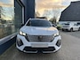 Peugeot 2008 1.2 Hybrid 145 PK Allure | Automaat Hybride | BOUWJAAR 2026 DEMO MET €6.000 VOORDEEL | 360 Graden Camera | Dode Hoek Detectie | Parkeersensoren V+A | Hoge Zitpositie | Climate Control | Stoelverwarming | Navigatie via Telefoon | Dakrails | Cruise Control | Apple Carplay & Android Auto draadloos | LED Verlichting | 17" Lichtmetalen Velgen |