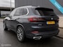 BMW X5 xDrive45e High Exe|Luchtvering|Shuif-kanteldak|BTW AUTO!