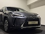 Lexus UX 300e Luxury 54 kWh | Leder interieur | Stoelen verwarmd & gekoeld | Keyless | Soh (batterijcheck) Waarde 99,0 %