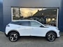 Peugeot 2008 1.2 Hybrid 145 PK Allure | Automaat Hybride | BOUWJAAR 2026 DEMO MET €6.000 VOORDEEL | 360 Graden Camera | Dode Hoek Detectie | Parkeersensoren V+A | Hoge Zitpositie | Climate Control | Stoelverwarming | Navigatie via Telefoon | Dakrails | Cruise Control | Apple Carplay & Android Auto draadloos | LED Verlichting | 17" Lichtmetalen Velgen |