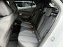 Peugeot 2008 1.2 Hybrid 145 PK Allure | Automaat Hybride | BOUWJAAR 6-2026 DEMO MET €6.000 VOORDEEL | 360 Graden Camera | Dode Hoek Detectie | Parkeersensoren V+A | Hoge Zitpositie | Climate Control | Stoelverwarming | Navigatie via Telefoon | Dakrails | Cruise Control | Apple Carplay & Android Auto draadloos | LED Verlichting | 17" Lichtmetalen Velgen |
