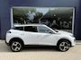 Peugeot 2008 1.2 Hybrid 145 PK Allure | Automaat Hybride | BOUWJAAR 6-2026 DEMO MET €6.000 VOORDEEL | 360 Graden Camera | Dode Hoek Detectie | Parkeersensoren V+A | Hoge Zitpositie | Climate Control | Stoelverwarming | Navigatie via Telefoon | Dakrails | Cruise Control | Apple Carplay & Android Auto draadloos | LED Verlichting | 17" Lichtmetalen Velgen |