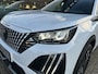 Peugeot 2008 1.2 Hybrid 145 PK Allure | Automaat Hybride | BOUWJAAR 2026 DEMO MET €6.000 VOORDEEL | 360 Graden Camera | Dode Hoek Detectie | Parkeersensoren V+A | Hoge Zitpositie | Climate Control | Stoelverwarming | Navigatie via Telefoon | Dakrails | Cruise Control | Apple Carplay & Android Auto draadloos | LED Verlichting | 17" Lichtmetalen Velgen |