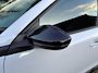 Peugeot 2008 1.2 Hybrid 145 PK Allure | Automaat Hybride | BOUWJAAR 6-2026 DEMO MET €6.000 VOORDEEL | 360 Graden Camera | Dode Hoek Detectie | Parkeersensoren V+A | Hoge Zitpositie | Climate Control | Stoelverwarming | Navigatie via Telefoon | Dakrails | Cruise Control | Apple Carplay & Android Auto draadloos | LED Verlichting | 17" Lichtmetalen Velgen |