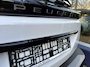 Peugeot 2008 1.2 Hybrid 145 PK Allure | Automaat Hybride | BOUWJAAR 6-2026 DEMO MET €6.000 VOORDEEL | 360 Graden Camera | Dode Hoek Detectie | Parkeersensoren V+A | Hoge Zitpositie | Climate Control | Stoelverwarming | Navigatie via Telefoon | Dakrails | Cruise Control | Apple Carplay & Android Auto draadloos | LED Verlichting | 17" Lichtmetalen Velgen |