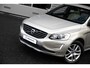 Volvo XC60 2.0 T5 245pk FWD Polar+ | Pano | Memory | Stoel & stuurverwarming | Harman / Kardon | Camera | All-seasons |