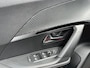 Peugeot 2008 1.2 Hybrid 145 PK Allure | Automaat Hybride | BOUWJAAR 2026 DEMO MET €6.000 VOORDEEL | 360 Graden Camera | Dode Hoek Detectie | Parkeersensoren V+A | Hoge Zitpositie | Climate Control | Stoelverwarming | Navigatie via Telefoon | Adaptieve Cruise Control | Apple Carplay & Android Auto draadloos | LED Verlichting | 17" Lichtmetalen Velgen |