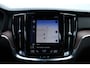 Volvo V60 2.0 T8 Twin Engine AWD Inscription Elektrisch verstelbare stoelen met geheugenfunctie | Achteruitrijcamera | Premium audiosysteem van Harman Kardon | Parkeersensoren vóór en achter | Panoramadak | Stoelverwarming vóór en achter | Cruisecontrol