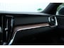 Volvo V60 2.0 T8 Twin Engine AWD Inscription Elektrisch verstelbare stoelen met geheugenfunctie | Achteruitrijcamera | Premium audiosysteem van Harman Kardon | Parkeersensoren vóór en achter | Panoramadak | Stoelverwarming vóór en achter | Cruisecontrol