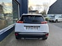 Peugeot 2008 1.2 Hybrid 145 PK Allure | Automaat Hybride | BOUWJAAR 2026 DEMO MET €6.000 VOORDEEL | 360 Graden Camera | Dode Hoek Detectie | Parkeersensoren V+A | Hoge Zitpositie | Climate Control | Stoelverwarming | Navigatie via Telefoon | Dakrails | Cruise Control | Apple Carplay & Android Auto draadloos | LED Verlichting | 17" Lichtmetalen Velgen |