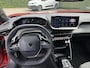 Peugeot 2008 1.2 Hybrid 145 PK Allure | Automaat Hybride | BOUWJAAR 2026 DEMO MET €6.000 VOORDEEL | 360 Graden Camera | Dode Hoek Detectie | Parkeersensoren V+A | Hoge Zitpositie | Climate Control | Stoelverwarming | Navigatie via Telefoon | Dakrails | Cruise Control | Apple Carplay & Android Auto draadloos | LED Verlichting | 17" Lichtmetalen Velgen |
