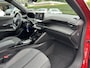 Peugeot 2008 1.2 Hybrid 145 PK Allure | Automaat Hybride | BOUWJAAR 2026 DEMO MET €6.000 VOORDEEL | 360 Graden Camera | Dode Hoek Detectie | Parkeersensoren V+A | Hoge Zitpositie | Climate Control | Stoelverwarming | Navigatie via Telefoon | Dakrails | Cruise Control | Apple Carplay & Android Auto draadloos | LED Verlichting | 17" Lichtmetalen Velgen |