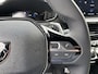 Peugeot 2008 1.2 Hybrid 145 PK Allure | Automaat Hybride | BOUWJAAR 2026 DEMO MET €6.000 VOORDEEL | 360 Graden Camera | Dode Hoek Detectie | Parkeersensoren V+A | Hoge Zitpositie | Climate Control | Stoelverwarming | Navigatie via Telefoon | Dakrails | Cruise Control | Apple Carplay & Android Auto draadloos | LED Verlichting | 17" Lichtmetalen Velgen |