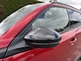 Peugeot 2008 1.2 Hybrid 145 PK Allure | Automaat Hybride | BOUWJAAR 2026 DEMO MET €6.000 VOORDEEL | 360 Graden Camera | Dode Hoek Detectie | Parkeersensoren V+A | Hoge Zitpositie | Climate Control | Stoelverwarming | Navigatie via Telefoon | Dakrails | Cruise Control | Apple Carplay & Android Auto draadloos | LED Verlichting | 17" Lichtmetalen Velgen |