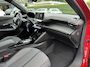 Peugeot 2008 1.2 Hybrid 145 PK Allure Automaat Hybride | 6-2026 DEMO MET € 6.000 VOORDEEL | 360 Graden Camera | Dode Hoek Detectie | Parkeersensoren V+A | Hoge Zitpositie | Climate Control | Stoelverwarming | Navigatie via Telefoon | Dakrails | Cruise Control | Apple Carplay & Android Auto draadloos | LED Verlichting | 17" Lichtmetalen Velgen |