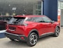 Peugeot 2008 1.2 Hybrid 145 PK Allure | Automaat Hybride | BOUWJAAR 2026 DEMO MET €6.000 VOORDEEL | 360 Graden Camera | Dode Hoek Detectie | Parkeersensoren V+A | Hoge Zitpositie | Climate Control | Stoelverwarming | Navigatie via Telefoon | Dakrails | Cruise Control | Apple Carplay & Android Auto draadloos | LED Verlichting | 17" Lichtmetalen Velgen |