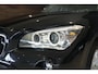 BMW X1 sDrive18i + AUTOMAAT / PANORAMA / SPORT / STUUR/STOELVERWARMING