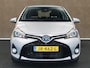 Toyota Yaris 1.5 Hybrid Trend - ORIGINEEL NEDERLANDSE AUTO - CAMERA - BLUETOOTH TELEFOONVOORBEREIDING - CRUISE CONTROL - CLIMATE CONTROL - NAVIGATIE - LICHTMETALEN VELGEN 15 INCH - MULTIFUNCTIONEEL STUURWIEL