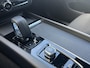 Volvo XC60 2.0 T6 Plug-in hybrid AWD Essential | Gratis Trekhaak | Stoel/stuurverwarming | adaptieve cruise | BLIS | 19" velgen | Nordico interieur | Extra getint glas | Zwarte hemel bekleding | All Season Banden |