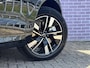 Volvo XC60 2.0 T6 Plug-in hybrid AWD Essential | Gratis Trekhaak | Stoel/stuurverwarming | adaptieve cruise | BLIS | 19" velgen | Nordico interieur | Extra getint glas | Zwarte hemel bekleding | All Season Banden |