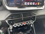 Peugeot 2008 1.2 Hybrid 145 PK Allure | Automaat Hybride | BOUWJAAR 2026 DEMO MET €6.000 VOORDEEL | 360 Graden Camera | Dode Hoek Detectie | Parkeersensoren V+A | Hoge Zitpositie | Climate Control | Stoelverwarming | Navigatie via Telefoon | Dakrails | Cruise Control | Apple Carplay & Android Auto draadloos | LED Verlichting | 17" Lichtmetalen Velgen |