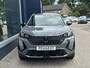 Peugeot 2008 1.2 Hybrid 145 PK Allure | Automaat Hybride | BOUWJAAR 2026 DEMO MET €6.000 VOORDEEL | 360 Graden Camera | Dode Hoek Detectie | Parkeersensoren V+A | Hoge Zitpositie | Climate Control | Stoelverwarming | Navigatie via Telefoon | Dakrails | Cruise Control | Apple Carplay & Android Auto draadloos | LED Verlichting | 17" Lichtmetalen Velgen |