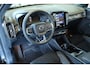 Volvo EX40 Single Motor Plus Black Edition 70 kWh | 95% SOH | 360° Parkeercamera | Stoelverwarming | Stuurwielverwarming | Parkeersensoren voor + achter | Electrische bedienbare voorstoelen | Warmtepomp | Google Infotainment | 20'' Lichtmetalen velgen