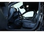 Volvo EX40 Single Motor Plus Black Edition 70 kWh | 95% SOH | 360° Parkeercamera | Stoelverwarming | Stuurwielverwarming | Parkeersensoren voor + achter | Electrische bedienbare voorstoelen | Warmtepomp | Google Infotainment | 20'' Lichtmetalen velgen