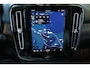 Volvo EX40 Single Motor Plus Black Edition 70 kWh | 95% SOH | 360° Parkeercamera | Stoelverwarming | Stuurwielverwarming | Parkeersensoren voor + achter | Electrische bedienbare voorstoelen | Warmtepomp | Google Infotainment | 20'' Lichtmetalen velgen