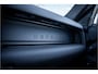 Land Rover Defender 110 P300e 110 X-Dynamic HSE ** HUD ** Trekhaak ** Panodak ** Koelbox Elektrisch rijbereik tot 55km (WLTP)