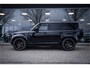 Land Rover Defender 110 P300e 110 X-Dynamic HSE ** HUD ** Trekhaak ** Panodak ** Koelbox Elektrisch rijbereik tot 55km (WLTP)