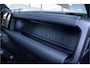 Land Rover Defender 110 P300e 110 X-Dynamic HSE ** HUD ** Trekhaak ** Panodak ** Koelbox Elektrisch rijbereik tot 55km (WLTP)