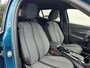Peugeot 2008 1.2 Hybrid 145 PK Allure | Automaat Hybride | BOUWJAAR 2026 DEMO MET €6.000 VOORDEEL | 360 Graden Camera | Dode Hoek Detectie | Parkeersensoren V+A | Hoge Zitpositie | Climate Control | Stoelverwarming | Navigatie via Telefoon | Dakrails | Cruise Control | Apple Carplay & Android Auto draadloos | LED Verlichting | 17" Lichtmetalen Velgen |