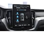 Volvo XC60 T8 455PK Automaat hybrid AWD Ultra Black Edition Luchtvering/ Semi-elektrisch inklapbare trekhaak/ Stoelverwarming voor en achter/ Stuurverwarming/ Harman Kardon Audio/