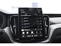 Volvo XC60 T8 455PK Automaat hybrid AWD Ultra Black Edition Luchtvering/ Semi-elektrisch inklapbare trekhaak/ Stoelverwarming voor en achter/ Stuurverwarming/ Harman Kardon Audio/