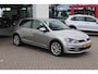 Volkswagen Golf 1.2 TSI Highline NL auto 1e eigenaar nieuw door ons geleverd en onderhouden camera navigatie pdc voor en achter 17" LMV mf stuurwiel bluetooth etc.