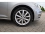 Volkswagen Golf 1.2 TSI Highline NL auto 1e eigenaar nieuw door ons geleverd en onderhouden camera navigatie pdc voor en achter 17" LMV mf stuurwiel bluetooth etc.