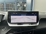 Peugeot 2008 1.2 Hybrid 145 PK GT | Automaat Hybride | BOUWJAAR 2026 DEMO MET €7.000 VOORDEEL | 360 Graden Camera | Dode Hoek Detectie | Parkeersensoren V+A | Full LED Verlichting | Zwart Dak | Hoge Zitpositie | Climate Control | Navigatie | Dakrails | Adaptieve Cruise Control | Apple Carplay & Android Auto draadloos | 18" Lichtmetalen Velgen |