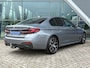 BMW 5-Serie 520i Business Edition Plus M Sport Trekhaak / Schuifdak / Stuurverwarming