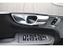 Volvo XC90 T8 455PK Automaat Plug-in hybrid AWD Ultimate Dark / Bowers & Wilkins / Luchtvering / Head Up Display / 360 Camera / Massagestoelen / Gelaagde Zijruiten / Trekhaak /