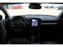Volvo XC40 B3 177pk Automaat Plus Dark Google infotainment / Elektrisch verstelbare voorstoelen met geheugen voor de bestuurdersstoel / Stoel en stuurwielverwarming/ Harman Kardon Audio