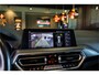 BMW X3 xDrive30e High Exe M 50 Jaar Edition M-Sport Facelift Sportstoelen Leder, Panoramadak, Variabele Sportbesturing met verwarmd stuur, Bmw Live Dash+, DAB, Hifi actief+, Spiegel/ Parkeer/ Winter/ Ambiente pakket, Electr. Trekhaak, Lmv.