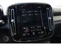 Volvo XC40 1.5 T2 R-Design | Apple Carplay & Android Auto | Audio installatie | Bandenspanningscontrolesysteem | Bluetooth telefoonvoorbereiding | Centrale deurvergrendeling met afstandsbediening | Electronic climate controle | lederen/stof bekleding | Navigatiesysteem full map + hard disk