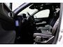Volvo XC40 1.5 T2 R-Design | Apple Carplay & Android Auto | Audio installatie | Bandenspanningscontrolesysteem | Bluetooth telefoonvoorbereiding | Centrale deurvergrendeling met afstandsbediening | Electronic climate controle | lederen/stof bekleding | Navigatiesysteem full map + hard disk
