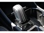 Volvo XC40 1.5 T2 R-Design | Apple Carplay & Android Auto | Audio installatie | Bandenspanningscontrolesysteem | Bluetooth telefoonvoorbereiding | Centrale deurvergrendeling met afstandsbediening | Electronic climate controle | lederen/stof bekleding | Navigatiesysteem full map + hard disk