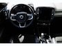 Volvo XC40 1.5 T2 R-Design | Apple Carplay & Android Auto | Audio installatie | Bandenspanningscontrolesysteem | Bluetooth telefoonvoorbereiding | Centrale deurvergrendeling met afstandsbediening | Electronic climate controle | lederen/stof bekleding | Navigatiesysteem full map + hard disk