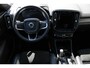 Volvo XC40 1.5 T2 R-Design | Apple Carplay & Android Auto | Audio installatie | Bandenspanningscontrolesysteem | Bluetooth telefoonvoorbereiding | Centrale deurvergrendeling met afstandsbediening | Electronic climate controle | lederen/stof bekleding | Navigatiesysteem full map + hard disk